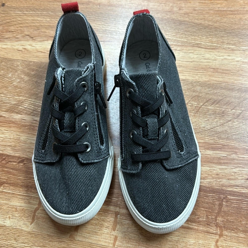 Boys shoes